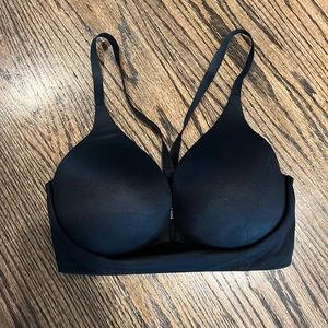 VS lightly lined plunge bra
